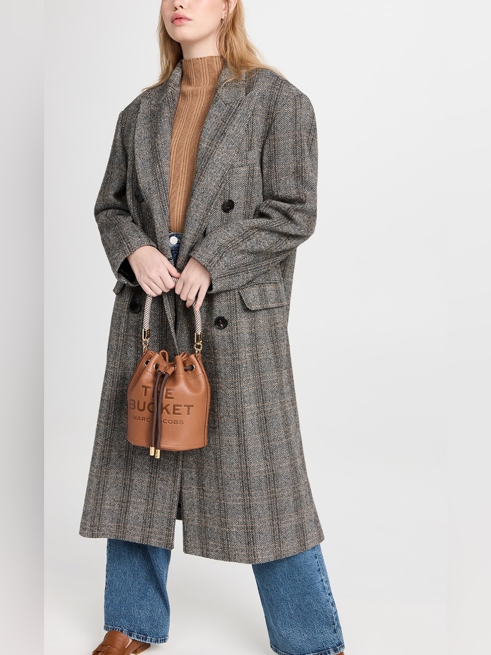 Marc Jacobs The LEATHER BUCKET BAG.